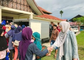 Mendekati Lebaran, Athari Berbagi Ribuan Paket Sembako untuk Masyarakat Membutuhkan