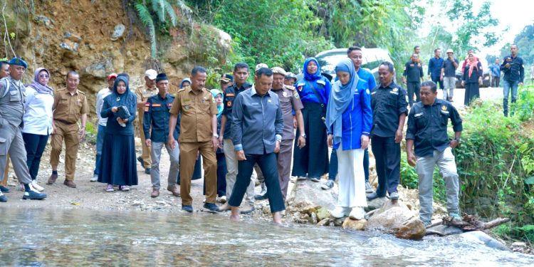 Dorong Pertumbuhan Ekonomi Masyarakat Pedalaman Sumbar, Athari Ghauti Ardi Masif Bangun Akses Jalan