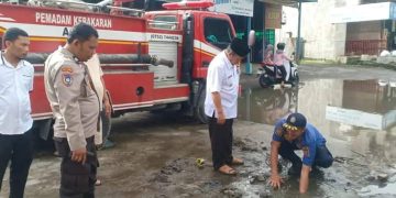 Khawatir Dengan Keselamatan Pengendara, Bupati AWR Intruksikan Pembersihan Drainase di Gaduik