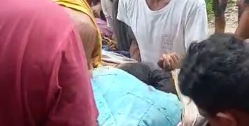 Sempat Tertahan Longsor dan Ditandu Sejauh 7Km, Seorang Ibu Muda di Aie Luo Akhirnya dapat Melahirkan Dengan Selamat