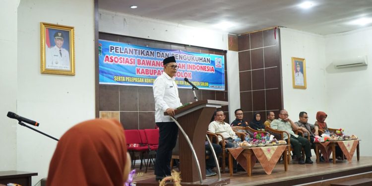 Bupati Epyardi Asda Hadiri Pelantikan dan Pengukuhan Asosiasi Bawang Merah Indonesia Kab. Solok