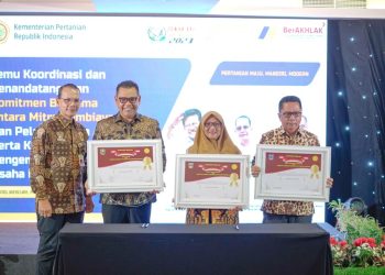 Pemkab Solok Tandatangani Komitmen Bersama tentang KUR Khusus Bidang Pertanian