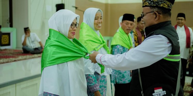 Sebanyak 161 Orang Jama’ah Calon Haji Kabupaten Solok Dilepas Keberangkatannya