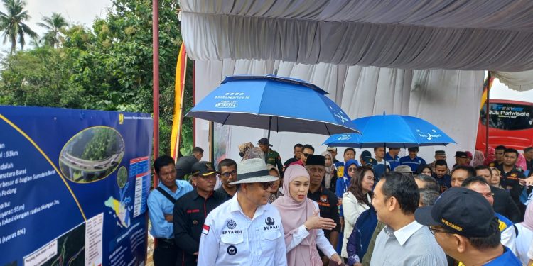 Kunjungan Kerja Bersama Komisi V DPR RI Ke Kabupaten Solok, Athari Tinjau Batang Lembang