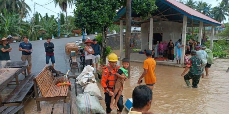 Curah Hujan Tinggi Mengakibatkan Sejumlah Wilayah di Sumbar Alami Banjir dan Longsor, Athari Minta Pemda dan BPBD Gerak Cepat
