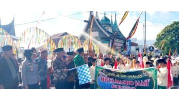 MDTA Masjid Jami’ Birugo gelar Perayaan Khatam Al-Qur’an Ke-60, Pawai Takruf nya Dilepas Wawako Marfendi