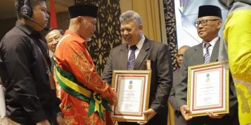 Wali Kota Solok Raih Penghargaan Tokoh Madya Penggerak Koperasi Nasional Tahun 2023