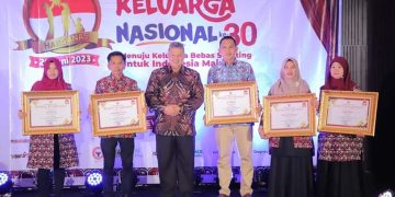 Kota Solok Berhasil Menerima Enam Penghargaan Sekaligus pada Puncak Hari Keluarga Nasional