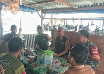 Babinsa Koramil 03 Sipora Laksanakan Komsos Bersama Camat Sipora Selatan
