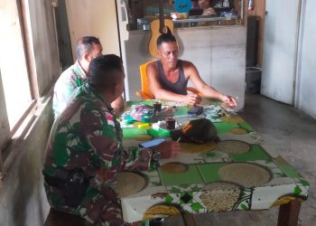 Babinsa Koramil 04/Sikakap Sertu Havid Gelar Komsos Terkait Kelancaran Transportasi