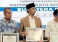 Wako Bukittinggi Diganjar oleh PPDI dengan Penghargaan