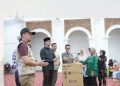 Dana Aspirasi Edison Katik Basa Berupa Bantuan Sosial Ekonomi Produktif, Secara Simbolis Diserahkan Wako Erman Safar