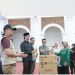 Dana Aspirasi Edison Katik Basa Berupa Bantuan Sosial Ekonomi Produktif, Secara Simbolis Diserahkan Wako Erman Safar