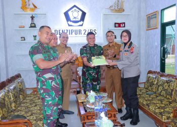 Kompak, Forkopimda Kota Payakumbuh dan Limapuluh Kota Beri Kejutan Kue Ulang Tahun kepada Denzipur 2/Ps