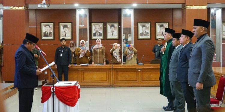 Walikota Bukittinggi Lantik Tiga Orang Pejabat Eselon II