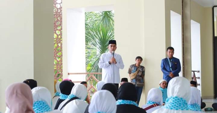 Wakil Wali Kota Solok Lepas Keberangkatan Jamaah Umroh yang Berasal Dari Kota dan Kabupaten Solok