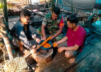 Babinsa Pelda Andarmo Pangles Bersilaturahmi dengan Warga Petani