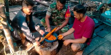 Babinsa Pelda Andarmo Pangles Bersilaturahmi dengan Warga Petani