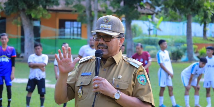 Bupati Pasaman H.Benny Utama Buka Turnamen Sepak Bola Di Pasaman Barat