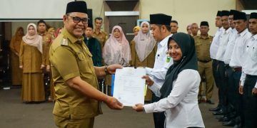 Bupati Solok Serahkan SK PPPK kepada 133 Orang Guru Formasi Tahun 2022