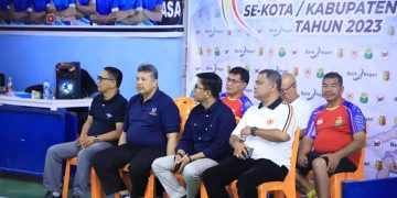 Meriahkan HUT RI Ke-78, Pemko Solok Gelar Turnamen Badminton