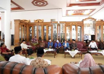 Dipilih sebagai Tuan Rumah untuk Acara Wisata Dakwah, Wali Kota Solok Sambut Kedatangan BKMT Sumatera Barat