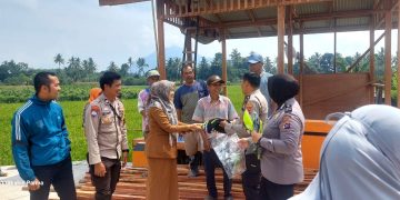 Luar Biasa, Aiptu Doni Sandra Bangun Poskamling dari Hasil Ngojek dan Uang Gaji