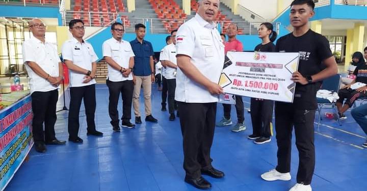 Sebagai Bentuk Apresiasi, 30 Atlit Binaan KONI Mendapatkan Reward dari Pemko Solok