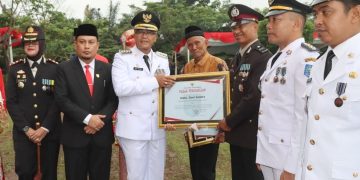 Bhabinkamtibmas Berprestasi, Aiptu Doni Sandra Terima Penghargaan di Hari HUT RI Ke-78