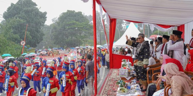 Meriahkan HUT RI Ke-78, Pemkab Solok Adakan Pawai Alegoris