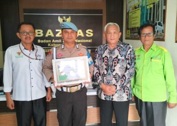 Selamat, Bripka Isperi Mulyadi, P.s Kanit Propam Polres Solok Sumbar Terima Penghargaan Dari BAZNAS Kab. Solok