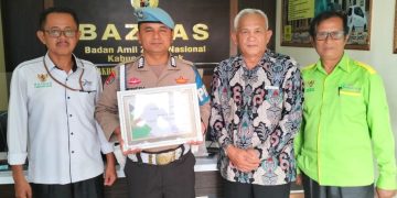 Selamat, Bripka Isperi Mulyadi, P.s Kanit Propam Polres Solok Sumbar Terima Penghargaan Dari BAZNAS Kab. Solok