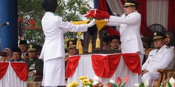 Pemkab Tanah Datar Melaksanakan Upacara HUT Kemerdekaan RI Ke-78 di Lapangan Cindua