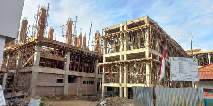 Diduga Jatuh di Bangunan Bertingkat, Pekerja Proyek RSUD Kota Solok Meninggal Dunia