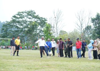 Bupati Solok Membuka Secara Resmi Turnamen Walinagari Cup I di Nagari Koto Gaek Guguak