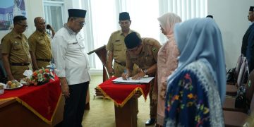 Bupati Solok Lantik dan Ambil Sumpah Pejabat Tinggi Pratama dan Pejabat Administrator di lingkup Pemkab Solok