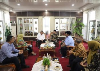 Bawaslu Kota Solok Audensi dengan Wako Zul Elfian Umar