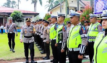 Kapolres Tanah Datar, AKBP Derry Indra Pimpin Apel Gelar Pasukan Operasi Zebra Singgalang 2023