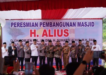 Bupati Solok Hadiri Peresmian Mesjid H. Alius