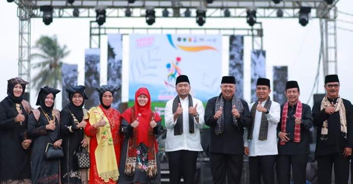 Prosesi Penutupan “Rang Solok Baralek Gadang” Diawali Dengan Bakaua Tulak Bala Padi Tabik