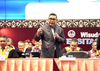 Bupati Solok Berikan Orasi Ilmiah Pada Wisuda Ke-132 Universitas Negeri Padang