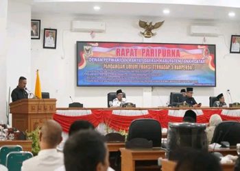 Delapan Fraksi DPRD Tanah Datar Berikan Pandangan Umum Terhadap 3 Ranperda Yang Diajukan Bupati