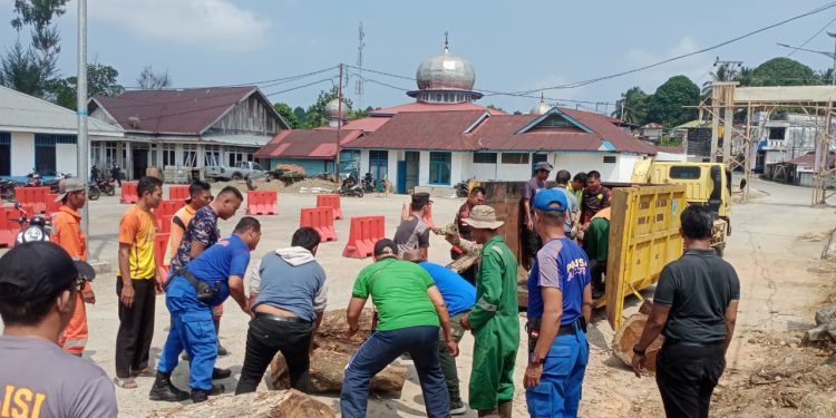 Sambut HUT Ke-24, Pemkab Mentawai Laksanakan Goro Bersama
