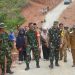 Bupati Solok Dampingi Tim Wasev Mabes TNI AD Tinjau Sasaran TMMD Ke-118 Kodim 0309/Solok