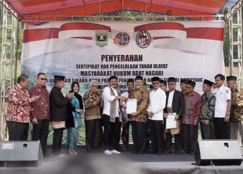 Pertama di Indonesia, Nagari Sitapa dan Sungai Kamuyang Terima Sertifikat HPL Tanah Ulayat dari Menteri ATR/BPN