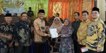 Bupati Safaruddin Bersama BAZNAS Limapuluh Kota Distribusikan Beasiswa Pendidikan
