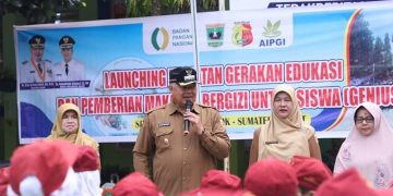Wako Solok Launching Kegiatan Gerakan Edukasi dan Pemberian Makanan Bergizi Untuk Siswa (Genius) di SD 14 Laing