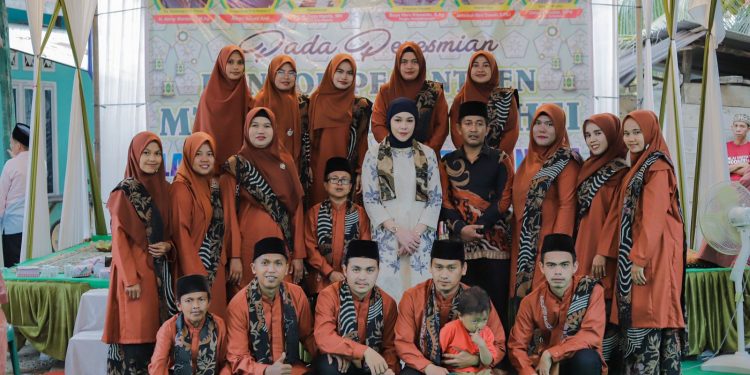 Hadiri Tabligh Akbar Pondok Pesantren MTI Ashabul Kahfi, Athari Motivasi Para Santri