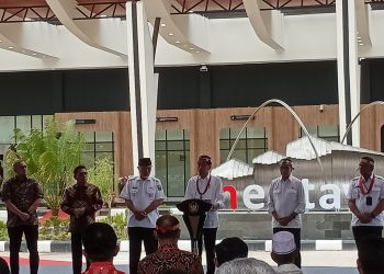 Kunjungi Mentawai, Presiden Joko Widodo Resmikan Bandar Udara Mentawai yang Baru