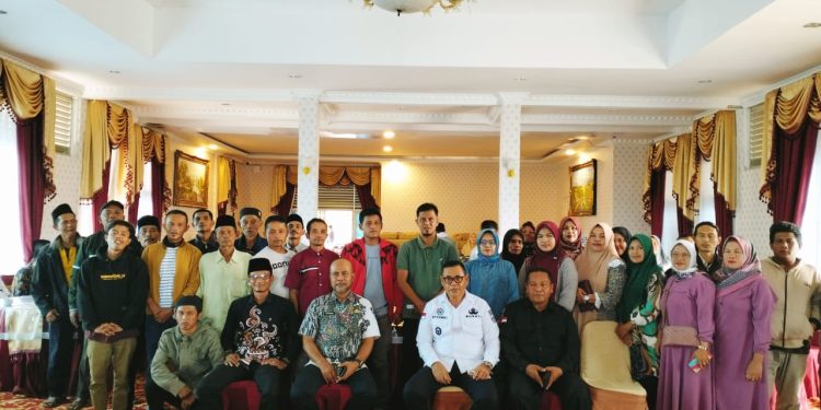 Temui Bupati Solok, Puluhan Masyarakat Nagari Koto Gadang Guguk Sampaikan Sejumlah Aspirasi